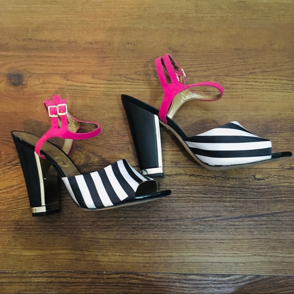 Sam Edelman Odetta peep toes Heels black pink